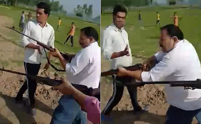 “பட்டப்பகலில் பலர் முன்னிலையில் உள்ளூர் அரசியல் பிரமுகரும், அவரது மகனும் சுட்டுக்கொலை”- உ.பியில் கொடூரம்!