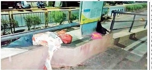 “அகமதாபாத்தில் பாதுகாப்பின்றி தெருவில் வீசப்பட்ட கொரோனா நோயாளியின் உடல்” - இதுதான் குஜராத் மாடலா?