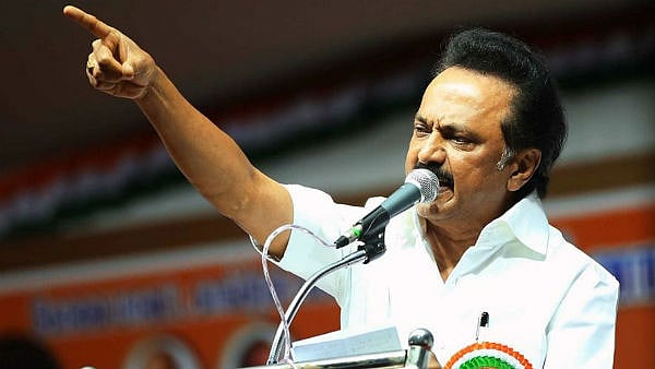 போலிஸால் படுகொலை செய்யப்பட்ட ஜெயராஜ், பென்னிக்ஸ் குடும்பத்தினருக்கு தி.மு.க ரூ.25 லட்சம் நிதியுதவி!