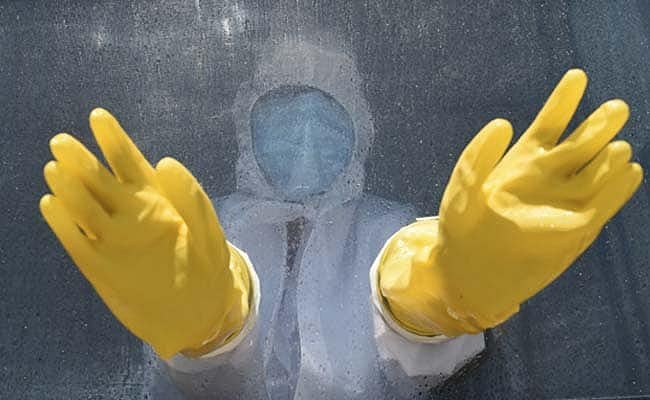 ‘ஹாட்ஸ்பாட்’ பகுதிகளில் நடமாடும் கொரோனா சோதனை மையத்துக்கு வாய்ப்புள்ளதா? - தமிழக அரசுக்கு ஐகோர்ட் கேள்வி!