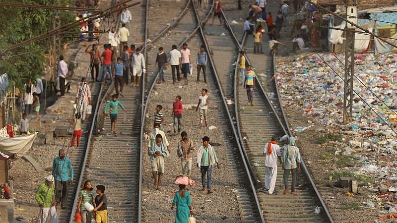 “புலம்பெயர் தொழிலாளர்களை மாநில அரசுகள் நிர்கதியாக விட்டிருக்கக்கூடாது” - நிதி ஆயோக் சி.இ.ஓ குற்றச்சாட்டு!