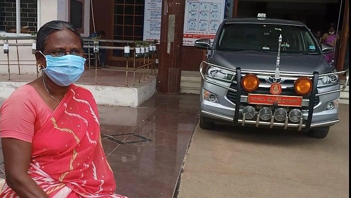 “நாள்தோறும் மதுகுடித்து விட்டு தகராறு - நிம்மதி இழந்து நிற்கிறேன்”: மகனை கைது செய்ய தாய் கண்ணீர் மல்க மனு