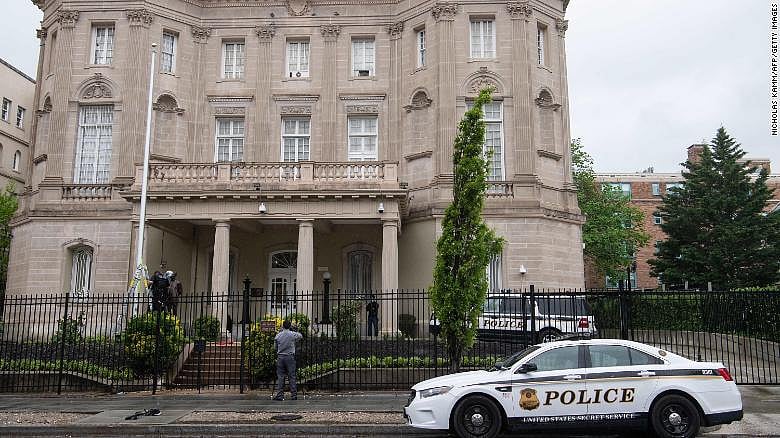 அமெரிக்காவில் கியூப தூதரகத்தின் மீது துப்பாக்கிச்சூடு தாக்குதல் - ட்ரம்ப் வாய்மூடி மவுனம் காப்பது ஏன்?