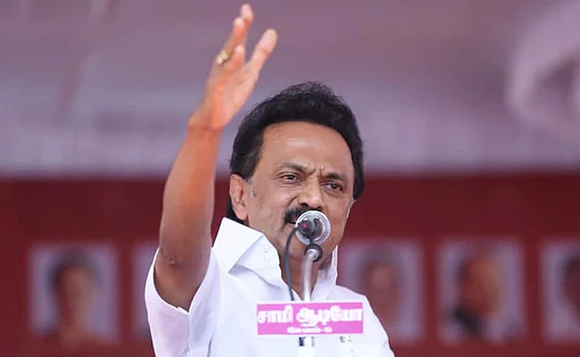 “மகன்களின் ரியல் எஸ்டேட் புராஜெக்ட்டுக்காக அதிகார துஷ்பிரயோகம் செய்யும் ஓ.பி.எஸ்” - மு.க.ஸ்டாலின் கண்டனம்