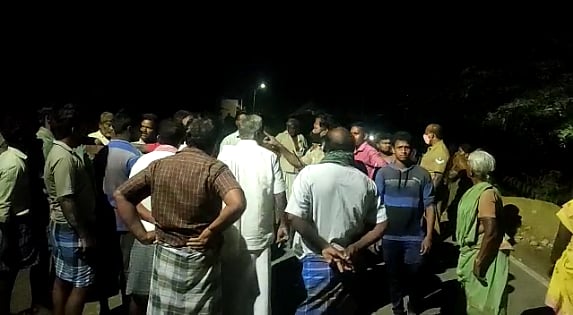 “மதுபோதையில் பைக்கில் வேகமாக வந்த இளைஞர்கள்- தட்டிக்கேட்ட அண்ணன் கொலை; தம்பிக்கு வெட்டு”: அதிர்ச்சி தகவல்