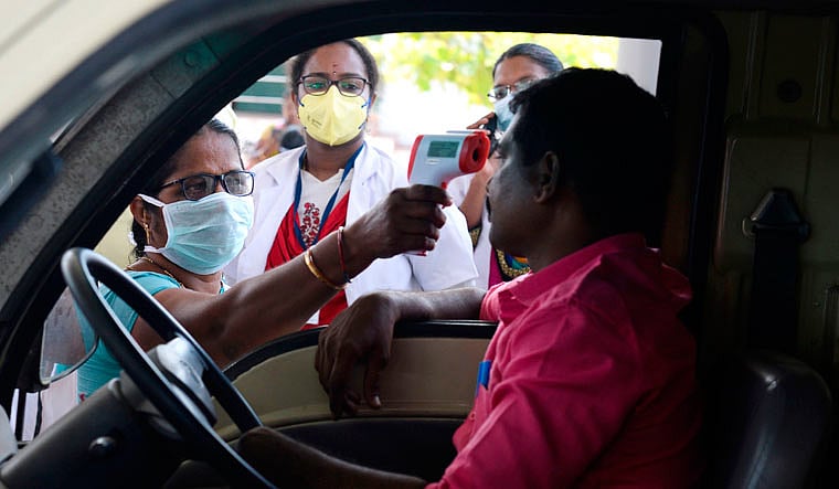 “தமிழகத்தில் இரட்டை இலக்கத்தில் பதிவாகும் பலி எண்ணிக்கை” : மொத்த பாதிப்பு 7,90,240 ஆக உயர்வு! #COVID19