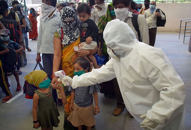 இன்று 580 பேருக்கு தொற்று... 2 பேர் பலி - தமிழகத்தைச் சூழும் ‘கொரோனா’ மேகம்! #CoronaUpdates