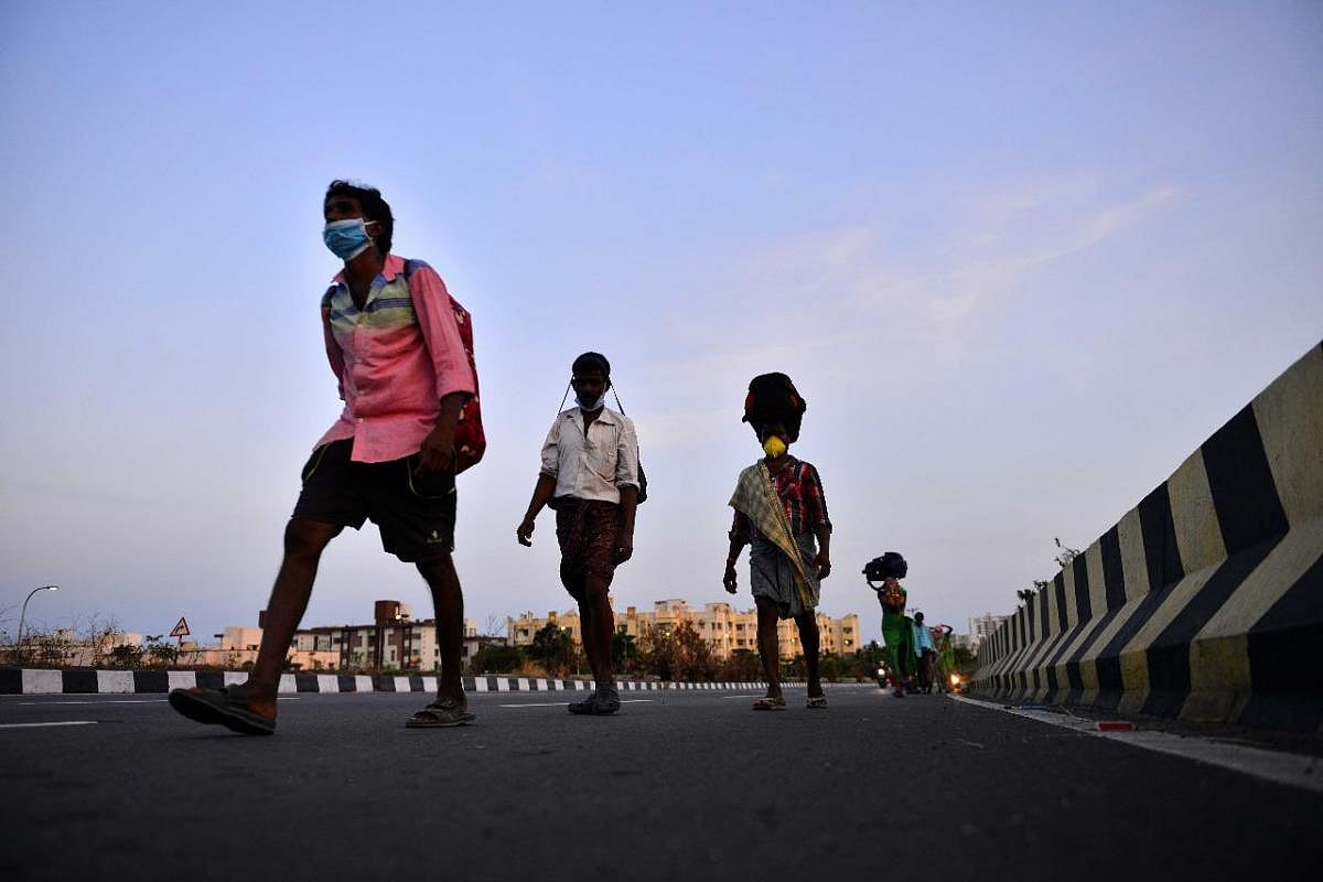 பசிக் கொடுமை : சுட்டெரிக்கும் வெயிலில் 310 கி.மீ தூரம் நடந்து சென்ற புலம்பெயர் தொழிலாளி பரிதாப பலி!