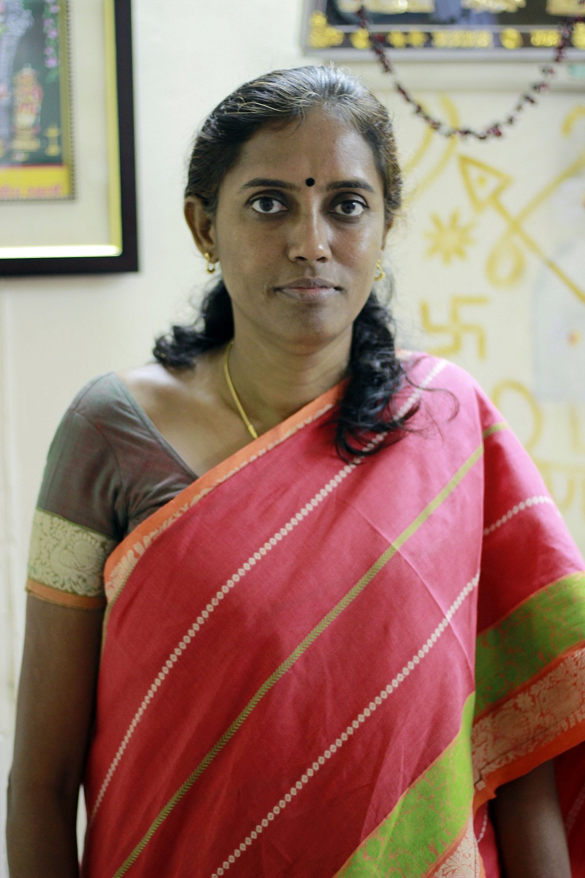 “உணவின்றி தவிக்கும் வேளையில் டாஸ்மாக் தேவையா?” : ஒரு கோடி பெண்களிடம் கருத்துக் கேட்கும் கரூர் எம்.பி!