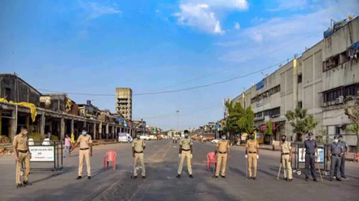 "3 வேளை உணவில்லாமல் தவிக்கும் ஏழைகள் -
5,000 ரூபாய் நிதி உதவி வழங்கிடுக" : மு.க.ஸ்டாலின் வலியுறுத்தல்!