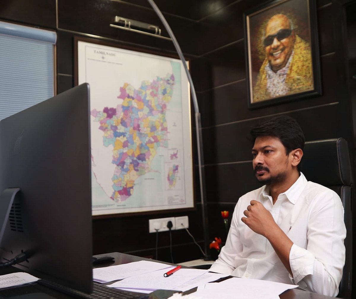 “தேர்வை விட உயிர் முக்கியம்” - தி.மு.க நிர்வாகிகள் அமைச்சர் செங்கோட்டையனைச் சந்தித்து முக்கிய வேண்டுகோள்!