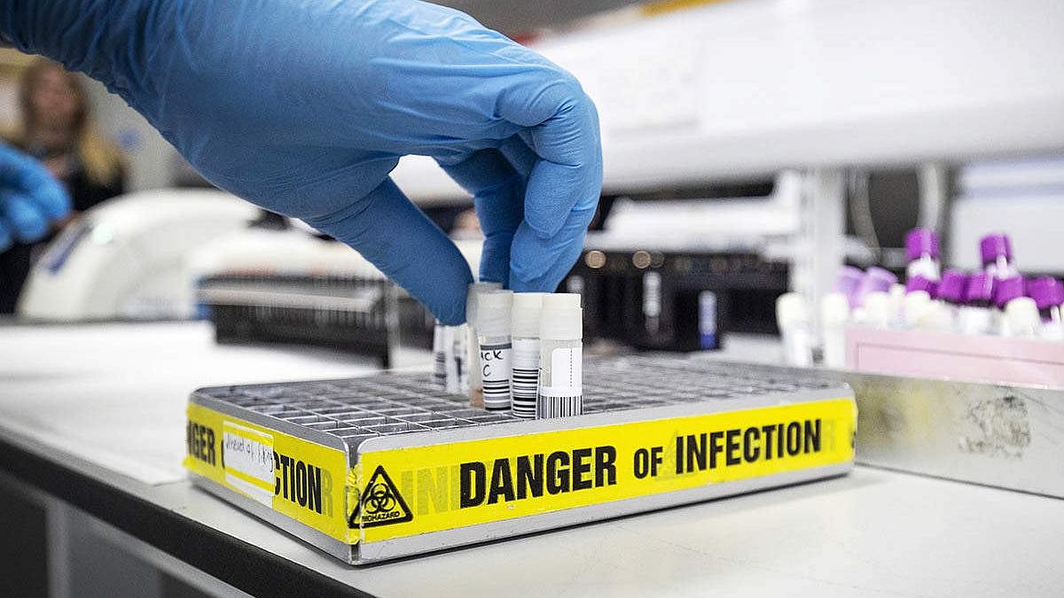 நாடு முழுவதும் உள்ள கல்வி நிறுவனங்களில் எத்தனை பி.சி.ஆர். ஆய்வகங்கள் உள்ளன? - அரசுகளுக்கு ஐகோர்ட் கேள்வி!