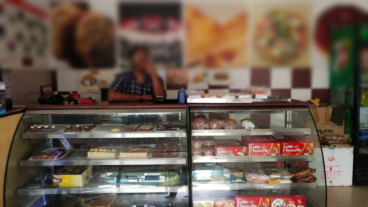 “எங்கள் கடையில் முஸ்லீம் ஊழியர்களே கிடையாது” : பேக்கரி விளம்பரத்தில் சர்ச்சை - உரிமையாளர் கைது!