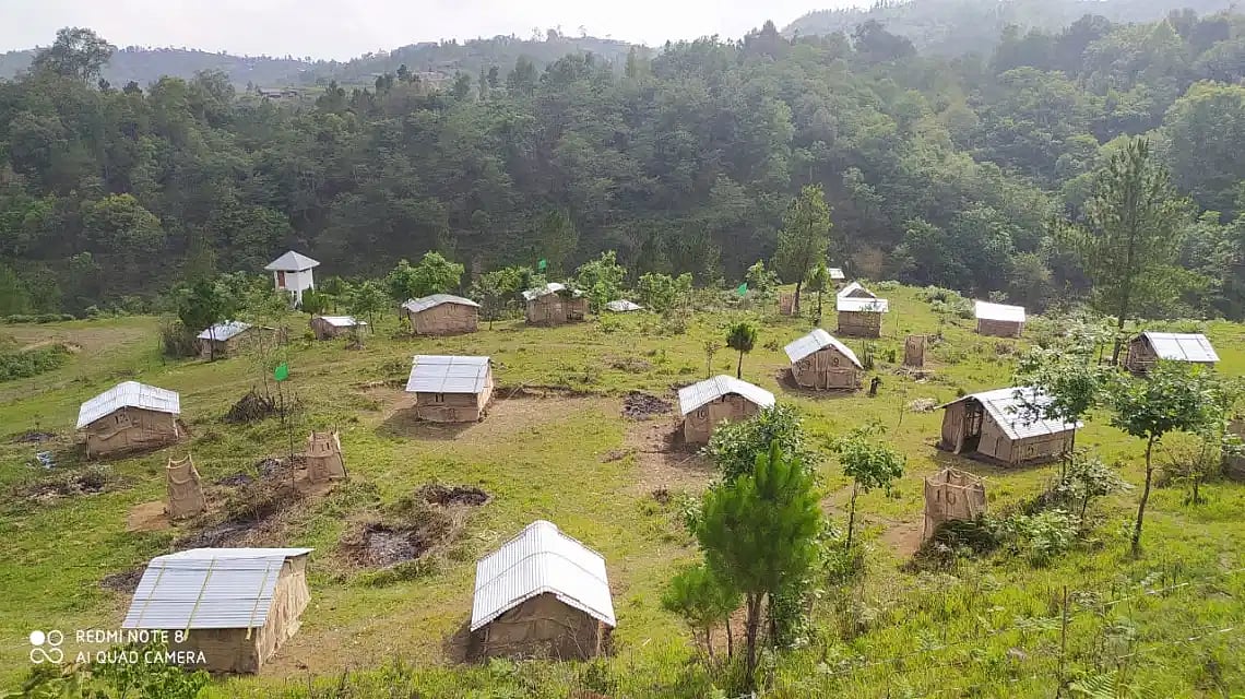“இயற்கை எழில்மிகு மலையில் 80 குடிசைகள்” : வெளிமாநிலங்களிலிருந்து வரும்  மக்களை தங்கவைக்க சிறப்பு ஏற்பாடு!