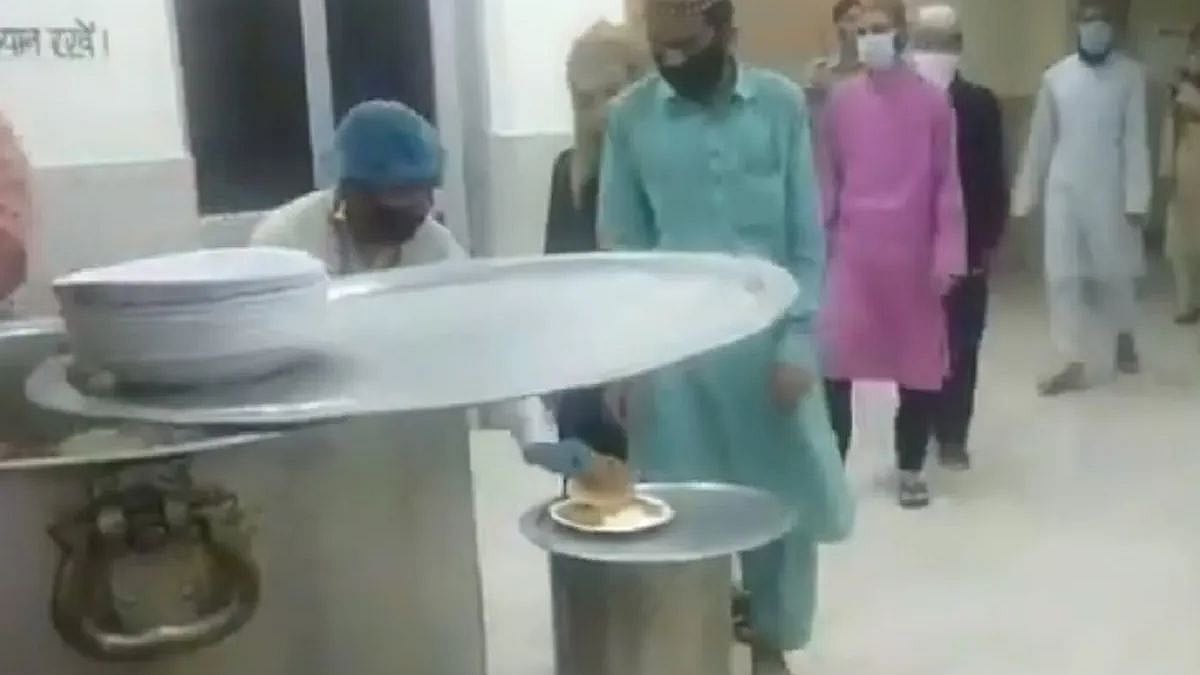 இஸ்லாமியர்களுக்கு இப்தார் விருந்து வைத்த வைஷ்ணவி கோவில் நிர்வாகத்தை மிரட்டும் பஜ்ரங் தள் !