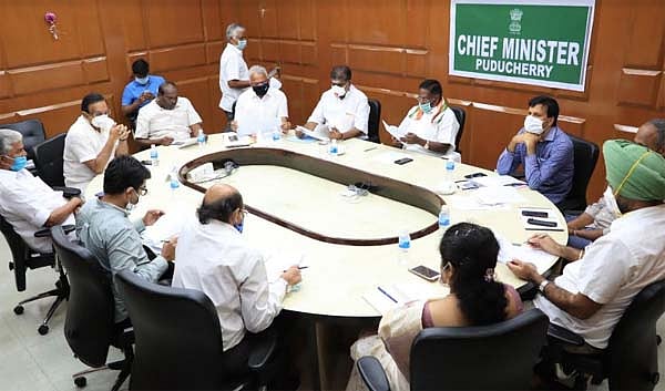 “அரசுக்கு வருகின்ற வருமானத்தை அதிகார துஷ்பிரயோகம் செய்து தடுக்கிறார் கிரண்பேடி” : நாராயணசாமி குற்றசாட்டு!