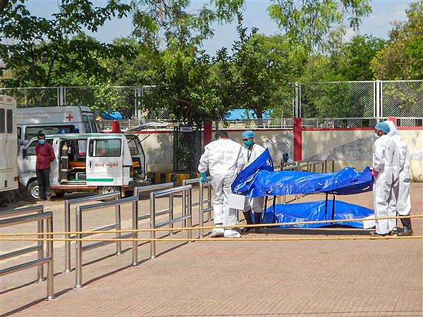 “சிறப்பு ரயில்களில் உணவின்றி 3 குழந்தைகள்; 9 புலம் பெயர்ந்த தொழிலாளர்கள் பலி”: மோடி அரசால் தொடரும் அவலம்!