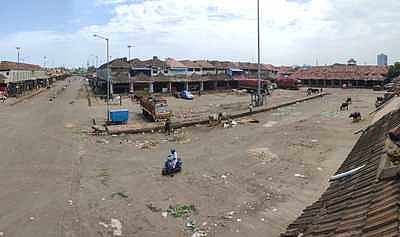 “தலைநகரை ஆட்டிப்படைக்கும் கொரோனா” -  கோயம்பேடு சந்தை மூடப்பட்டு ஒருமாதமாகியும் சுத்தம் செய்யப்படாத அவலம்!