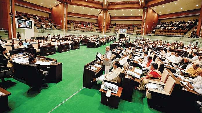 “ஒருபக்கம் அதிகரிக்கும் கொரோனா தொற்று.. மறுபக்கம் மலினமான அரசியல்”- குஜராத் பா.ஜ.கவின் குதிரைபேர அரசியல்!