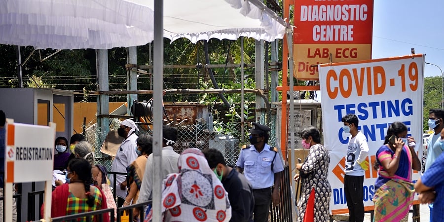 ஒரே நாளில் 1,927 பேர் பாதிப்பு... 19 பேர் பலி - தமிழகத்தில் வெகுவேகமாகப் பரவும் கொரோனா தொற்று! #Corona