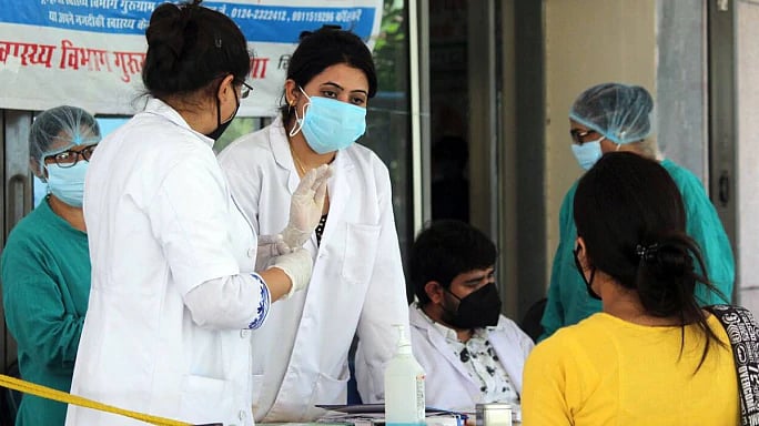 இன்று ஒரே நாளில் 49 பேர் பலி... கொரோனாவால் அதிகரிக்கும் உயிரிழப்புகளை அலட்சியம் செய்கிறதா தமிழக அரசு?