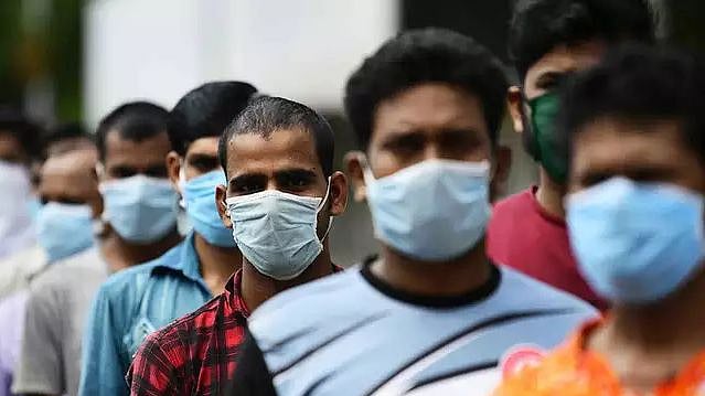 “வெளிநாடுகளில் தவிக்கும் தமிழர்களுக்காக விமானங்களை தரையிறக்க உத்தரவிடவேண்டும்” - ஐகோர்ட்டில் தி.மு.க மனு!