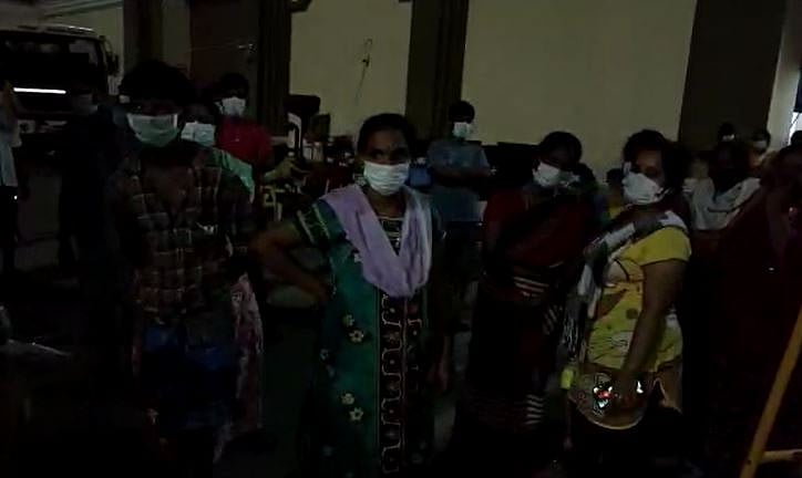 “கொரோனாவை விட, அரசு கொடுக்கும் உணவை உண்டு செத்துவிடுவோம்” - சென்னை தனிமை முகாமிலுள்ள நோயாளிகள் போராட்டம்!