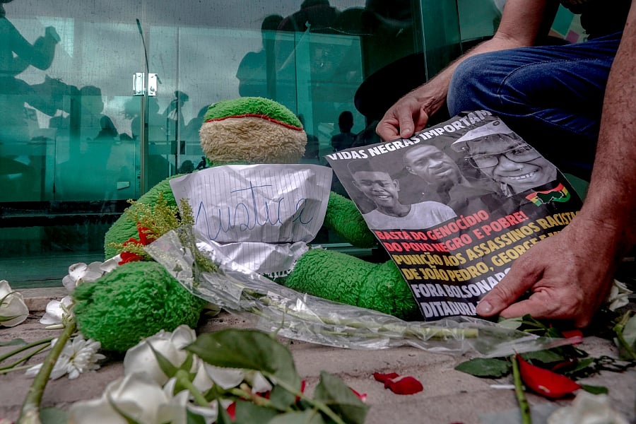 “அமெரிக்காவைத் தொடர்ந்து பிரேசிலில் வெடித்த #BlackLivesMatter போராட்டம்”: நிறவெறியால் 5 வயது சிறுவன் பலி!