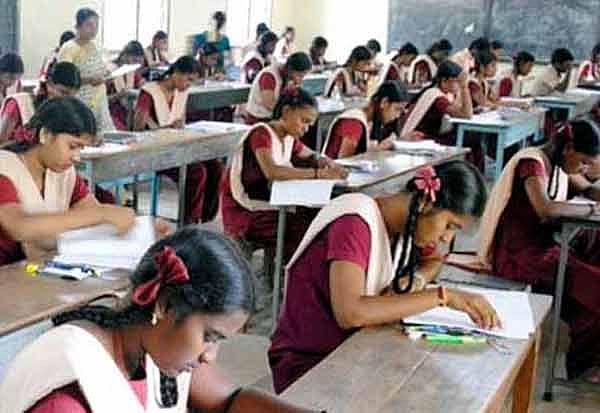 “மாணவர்களின் உயிரோடு விளையாடாதீர்!” : பத்தாம் வகுப்பு பொதுத்தேர்வை ரத்து செய்ய வேண்டும் - மு.க.ஸ்டாலின்!