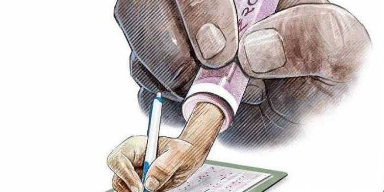 பொதுத்தேர்வு நடத்த அடம்பிடிக்கும் அரசு: தனியார் பள்ளிகளின் 11ம் வகுப்பு கட்டணக் கொள்ளைக்குத் துணைபோகிறதா?