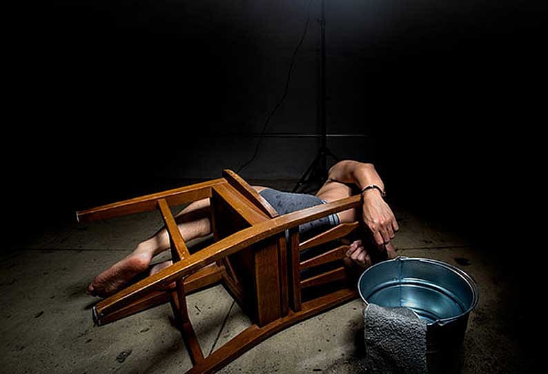 தென்காசியில் ஒரு சாத்தான்குளம்: பூட்ஸ் காலால் உதைத்து துன்புறுத்திய போலிஸ்.. 25 வயது இளைஞர் பரிதாப மரணம்!