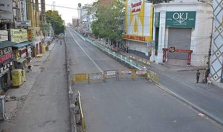 “இறைச்சிக் கடைகளுக்கு மட்டும் தடை - உணவிலும் பாகுபாடா?”: அ.தி.மு.க அரசின் அறிவிப்புக்கு எதிர்ப்பு!