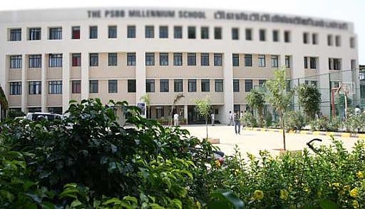 “பெற்றோர்கள் வாட்ஸ் ஆப் குழு தொடங்கியதால் மாணவர்கள் பள்ளியில் இருந்து நீக்கம்”: கோவை பி.எஸ்.பி.பி அடாவடி!