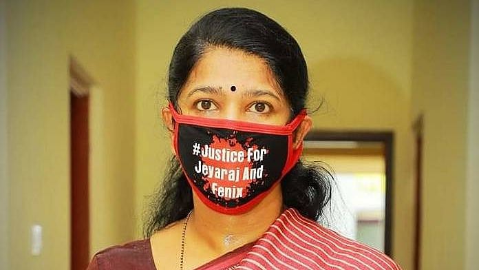 ‘முகக்கவசத்தை நீதி கேட்கும் போராட்ட ஆயுதமாக மாற்றிய கனிமொழி எம்.பி’ -  #Justiceforjayarajandfenix