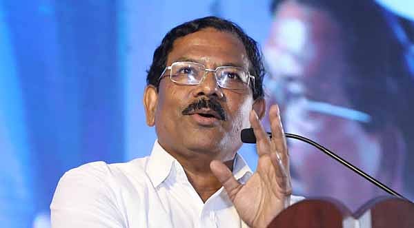 “இதுதான் தண்டையார்பேட்டை மாடலா?” - ‘விளம்பர' அமைச்சர் பாண்டியராஜனுக்கு தி.மு.க எம்.எல்.ஏ கண்டனம்!