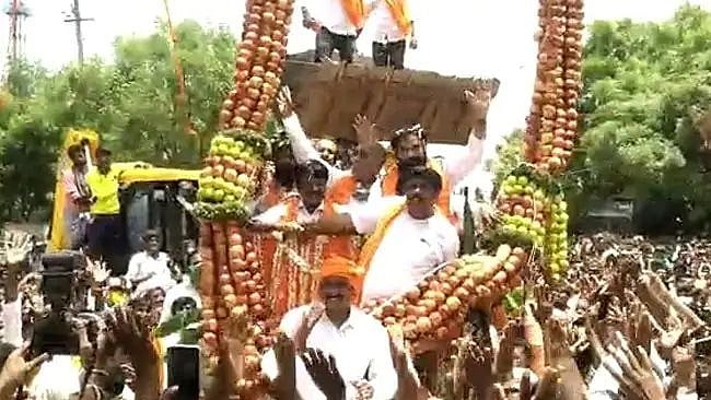 “ஊரடங்கை மதிக்காமல் விழா நடத்திய சுகாதாரத்துறை அமைச்சர்” : பிரதமரின் பேச்சை தொடர்ந்து மீறும் பா.ஜ.கவினர்!