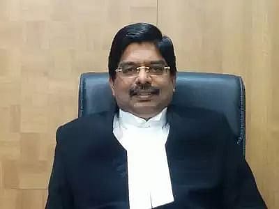 “மருத்துவப் படிப்பில் 50% ஒதுக்கீடு கோரிய வழக்கு; சென்னை உயர்நீதிமன்றம் விசாரிக்கலாம்” : உச்சநீதிமன்றம்!