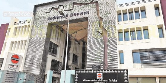 இழப்பீடு தராமல் எரிவாயு குழாய் பதிக்கும் பணிகளில் ஈடுபட்ட ஐ.ஓ.சி.எல் - விவசாயிகள் கடும் எதிர்ப்பு!