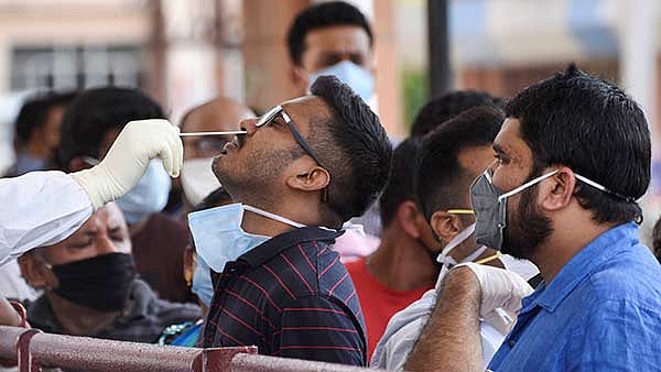 “சமூக பரவலை எட்டிவிட்டோம்; இனியும் அ.தி.மு.க அரசு மெவுனம் சாதிப்பது ஏன்”: டாக்டர் சரவணன் எம்.எல்.ஏ கேள்வி