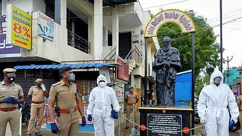 பெரியார் சிலை மீது காவி சாயம் பூசி தமிழகத்தின் அமைதியை சீர்குலைக்க விஷமிகள் திட்டம் - தி.மு.க MLA கண்டனம்