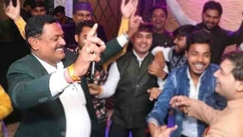 விகாஸ் துபே என்கவுன்டரில் அரசியல்வாதிகளுக்கு தொடர்பு : சி.பி.ஐ விசாரணை கோரி உச்ச நீதிமன்றத்தில் வழக்கு!