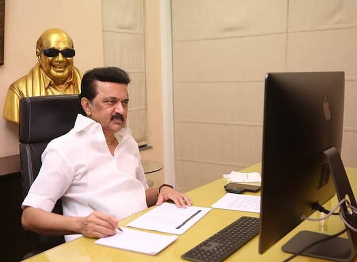 “சொந்த தொகுதி மக்களையே காப்பாற்ற தவறிய ஜெயகுமாரின் போலிச் சிரிப்பை மக்கள் அறிவார்கள்”- தி.மு.க MLA சாடல்!