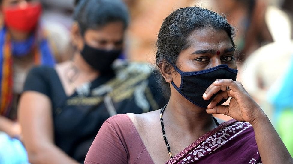 நல வாரியங்களில் பதிவு செய்யாத தொழிலாளர்களுக்கும் நிவாரணம் கோரி வழக்கு : நிதி நெருக்கடி என மழுப்பும் அரசு!