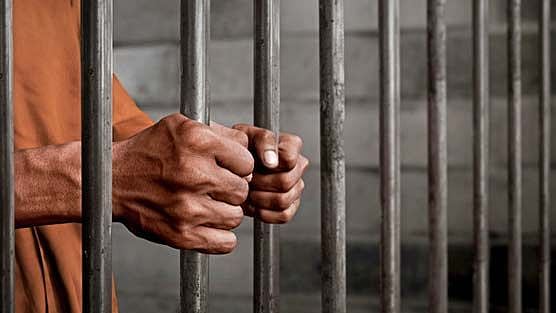 வட்டி கட்டாத இளம்பெண் பாலியல் வல்லுறவு: தட்டிக்கேட்டவர் படுகொலை- VHP கும்பலுக்கு 34 ஆண்டுகள் சிறை தண்டனை!