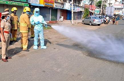 “மூடப்பட்ட மருந்தகங்கள், மருத்துவமனைகளை திறக்க வேண்டும்” : பென்னாகரம் தி.மு.க எம்.எல்.ஏ வலியுறுத்தல்!
