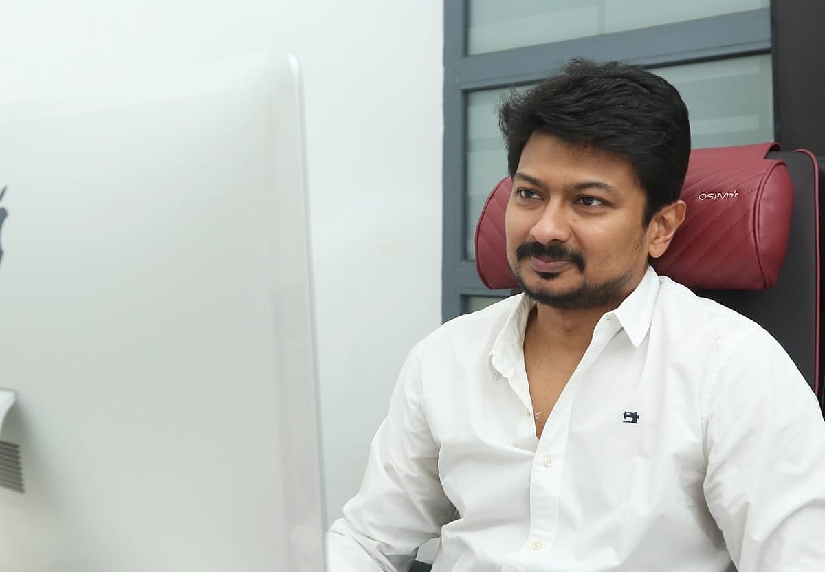 “கொரோனா பரவலை கட்டுப்படுத்த டாஸ்மாக்கை முழுவதும் இழுத்து மூடுங்கள்” - தி.மு.க இளைஞரணியின் தீர்மானங்கள்!