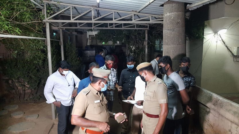 VHP தலைமை அலுவகத்தில் பணியில் ஈடுபட்ட போலிஸ் எஸ்.எஸ்.ஐ தற்கொலை : காரணம் என்ன? - அதிர்ச்சி தகவல்!