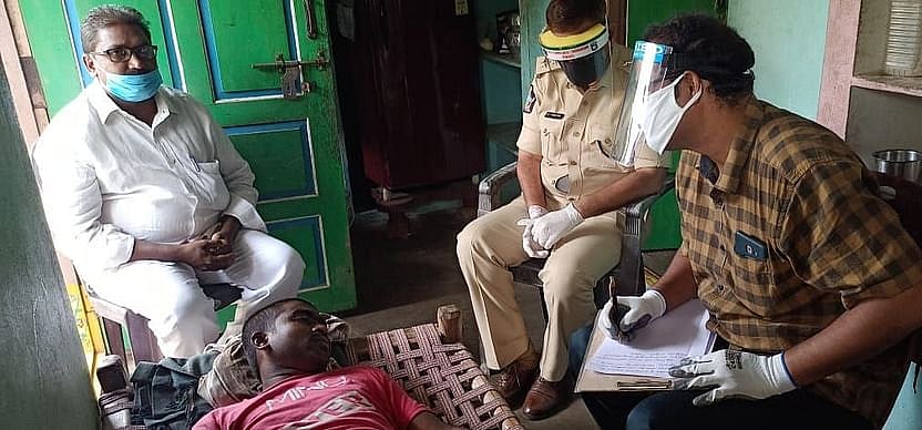 ஆந்திராவில் ஒரு சாத்தான்குளம் சம்பவம் : பட்டியலின இளைஞரை தாக்கி மொட்டையடித்த போலிஸார்!