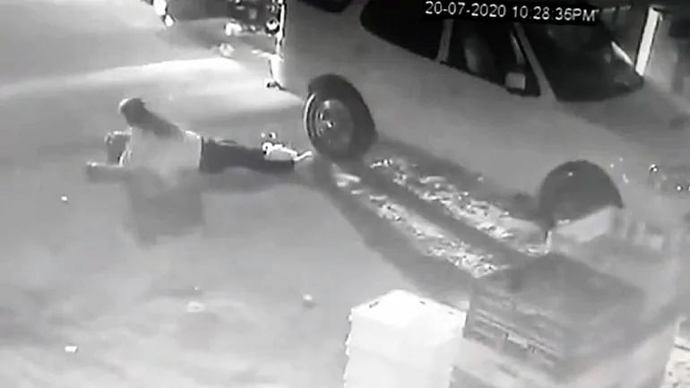 “டெல்லியில் உ.பி பத்திரிகையாளர் சுட்டுக்கொலை” : மகள்களின் கண்முன்னே நடந்த பயங்கரம்!