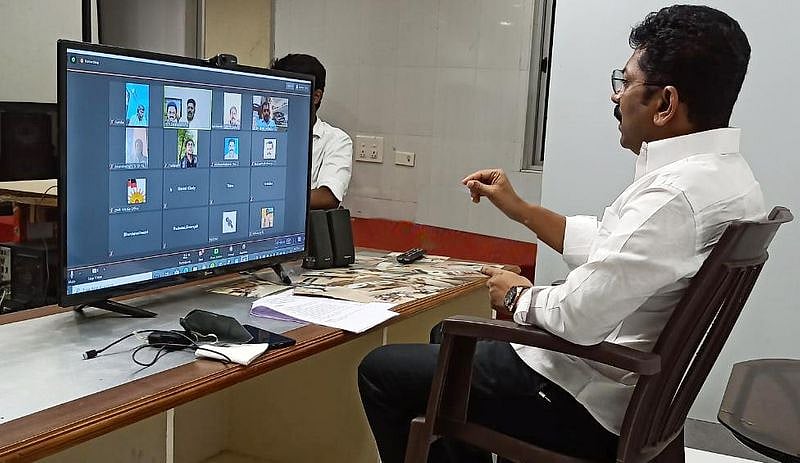 “சமூக பரவலை எட்டிவிட்டோம்; இனியும் அ.தி.மு.க அரசு மெவுனம் சாதிப்பது ஏன்”: டாக்டர் சரவணன் எம்.எல்.ஏ கேள்வி